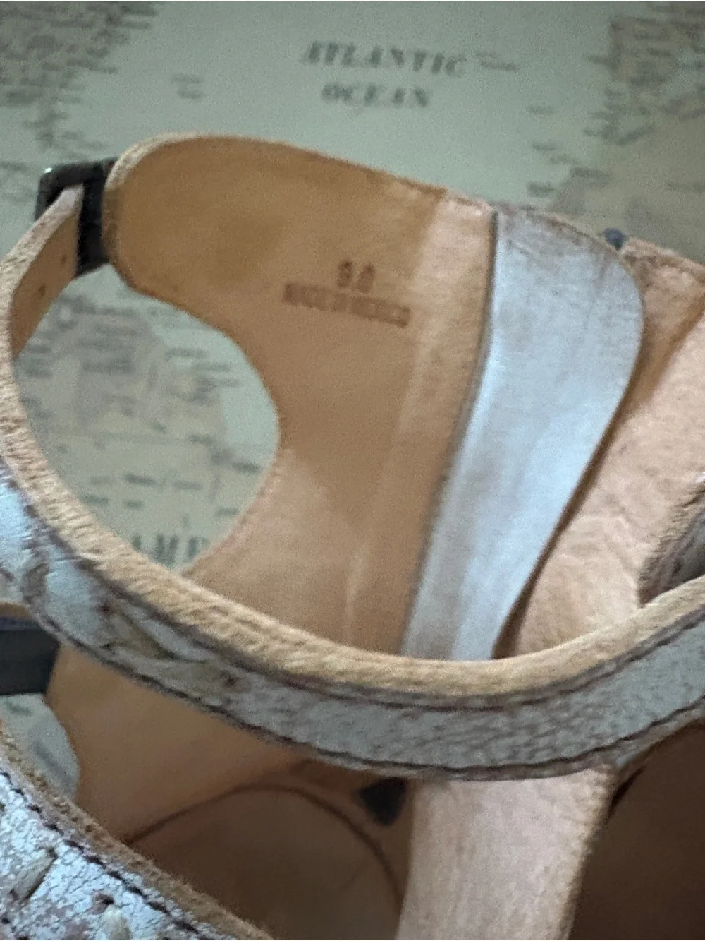 Bed Stu Baylor Beige Distressed Leather Heels Size 9 US Women'